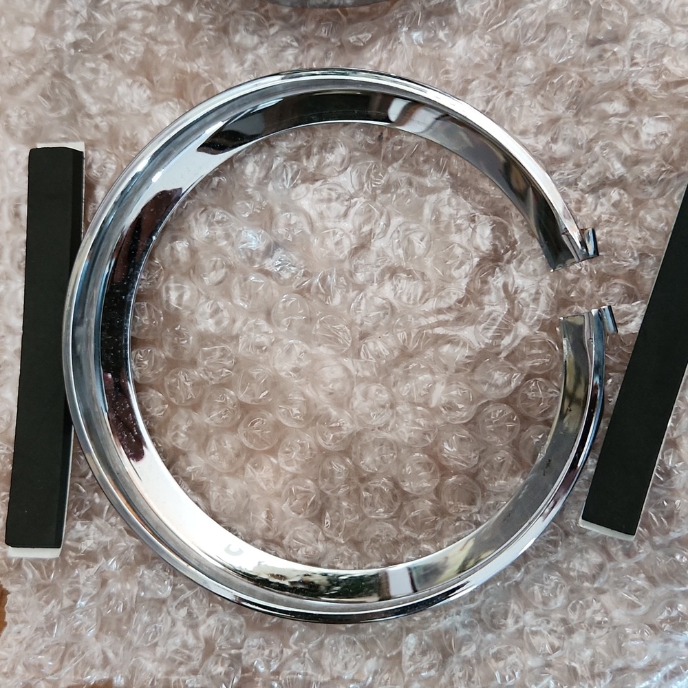 Original Harley Davidson Passing Lamp Chrome trim rings - Picture 2 of 4